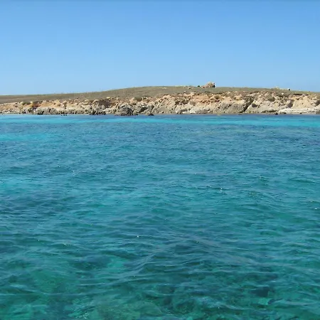 Il Ginepro Nature & Sea בית הארחה